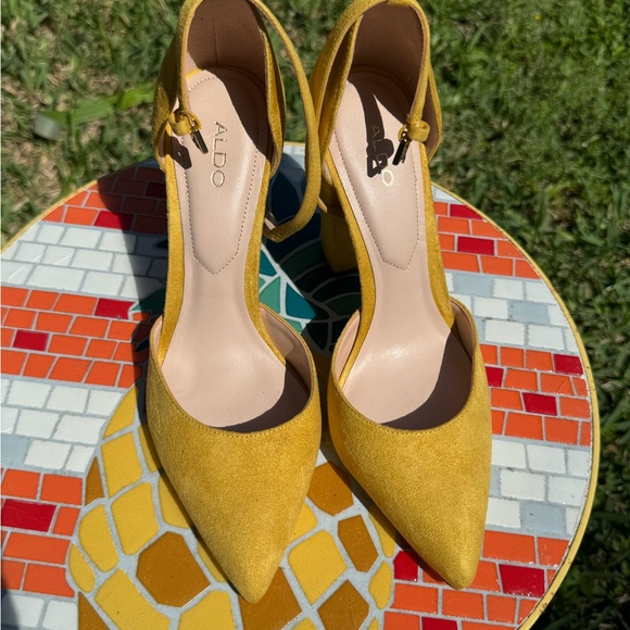 ALDO mustard yellow suede closed-toe high heeled pump| 4inch heel - Picture 3 of 6